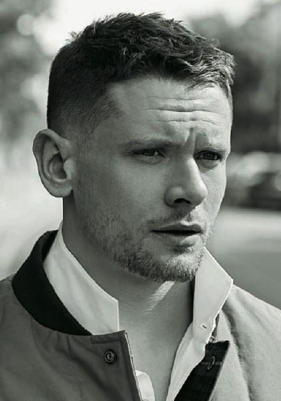 Coupe militaire courte homme