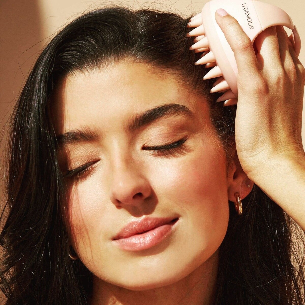 Massage cuir chevelu bienfaits