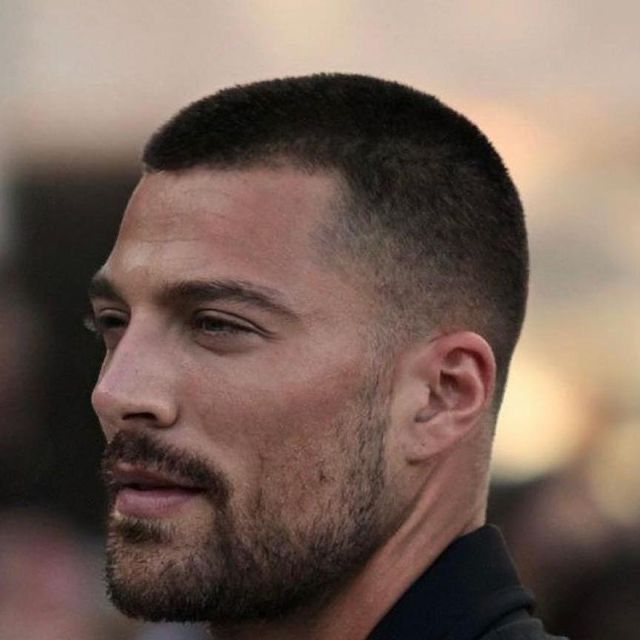 Coupe militaire courte homme