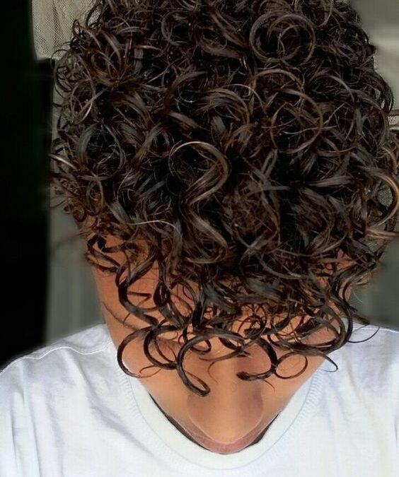 La permanente pour hommes à québec : redéfinir votre style avec élégance