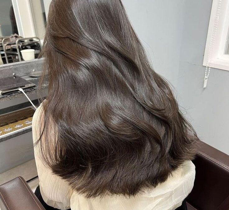 Soin hydratant pour cheveux : nos meilleures recommandations pour des cheveux doux et brillants