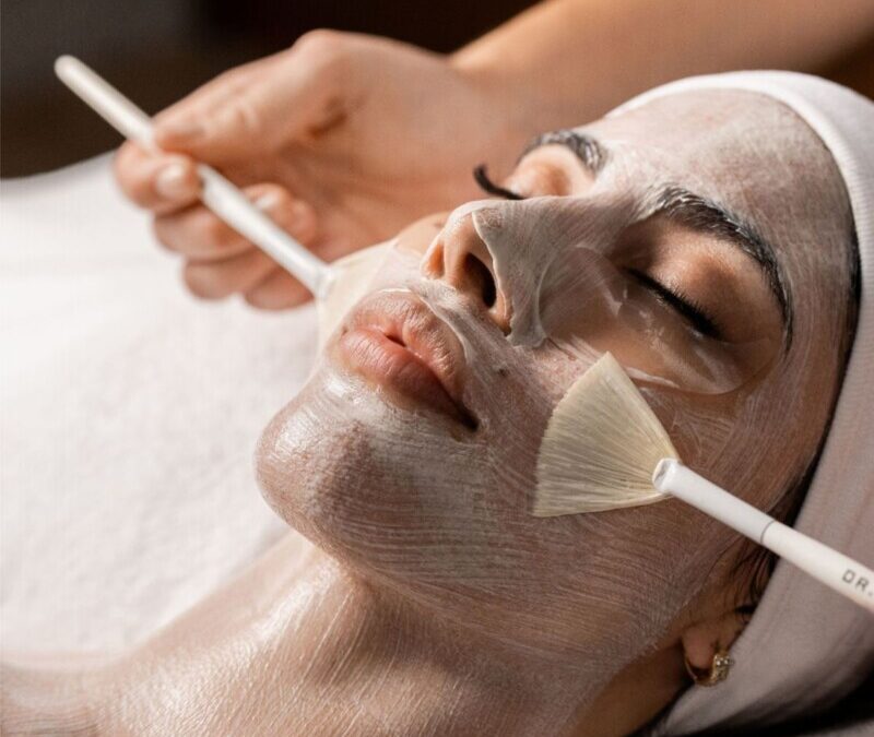 Formation soin du visage pour devenir expert en beauté : guide complet