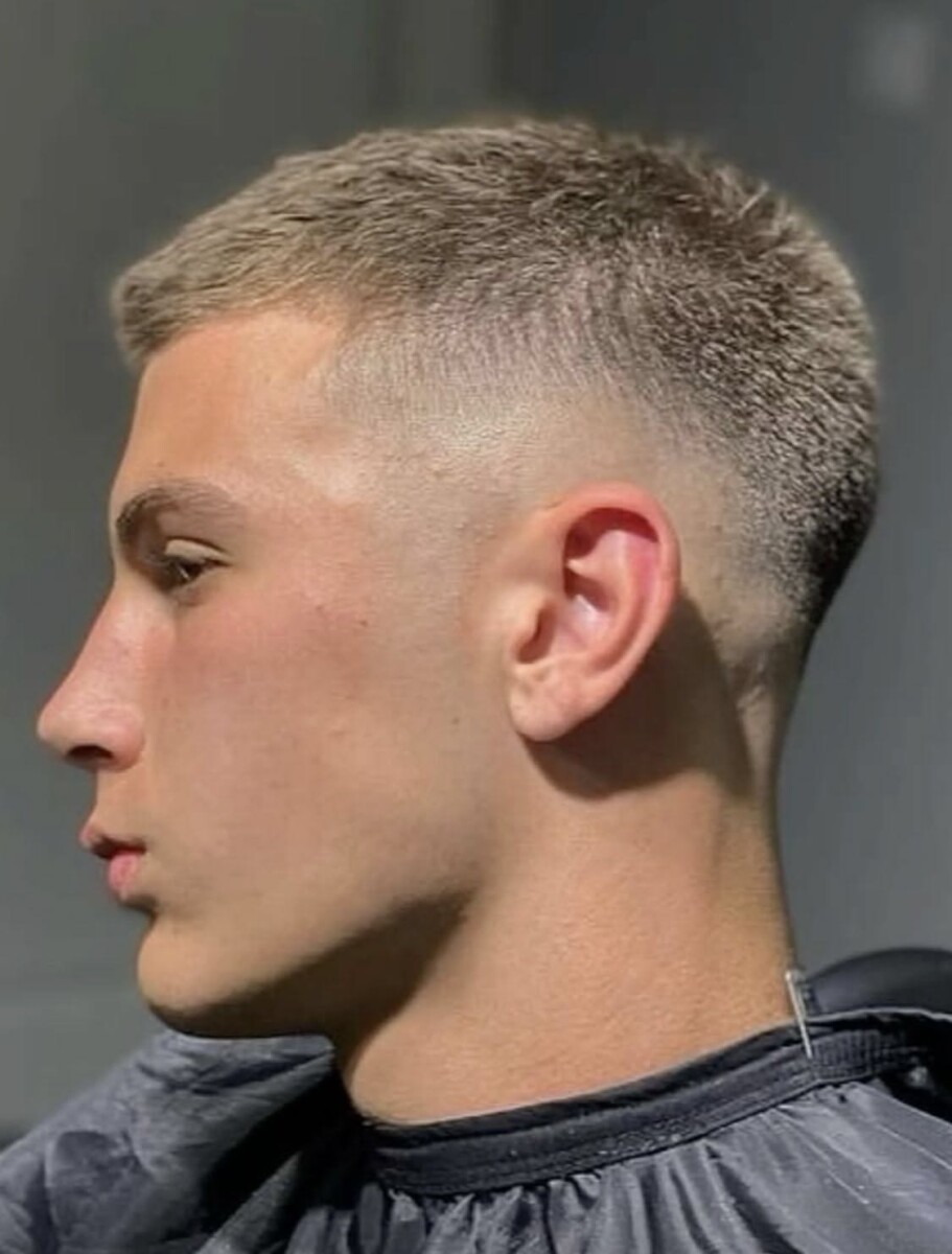Dégradé court homme élégant