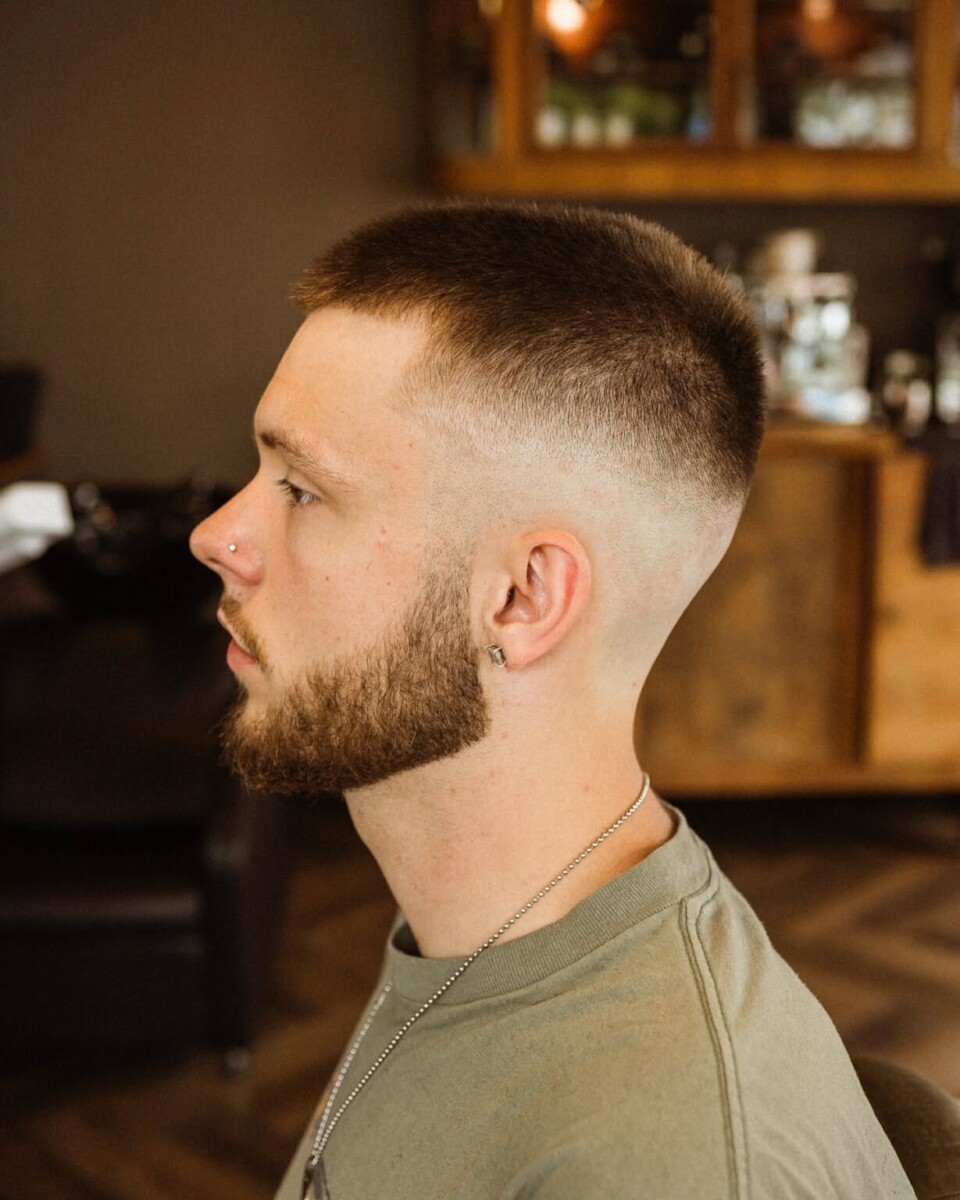 Simplicité coupe cheveux homme