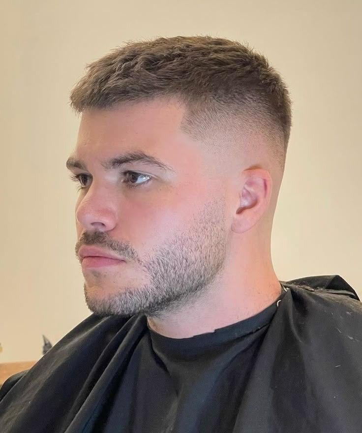 Simplicité coupe cheveux homme