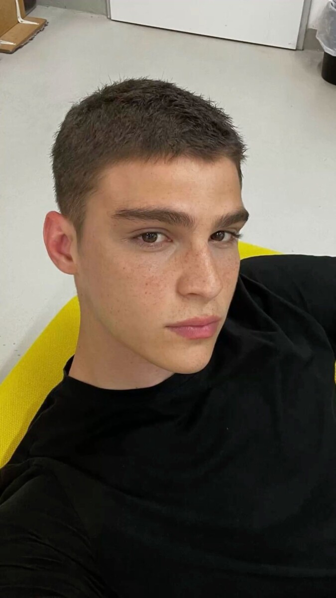 Look actuel coupe courte homme