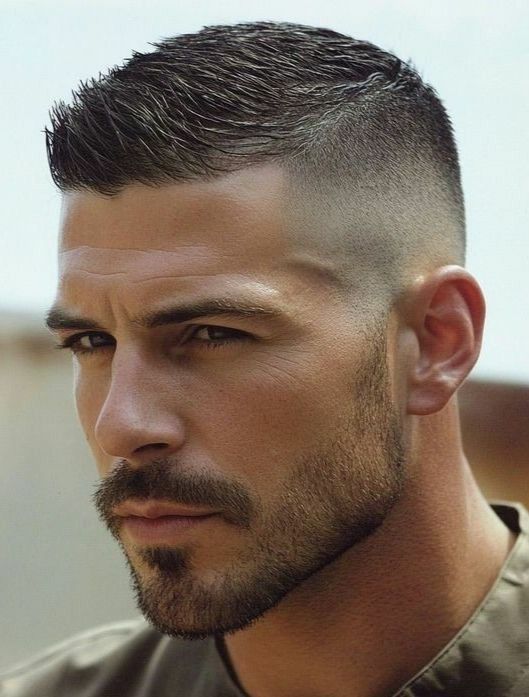 Coupe homme cheveux très court