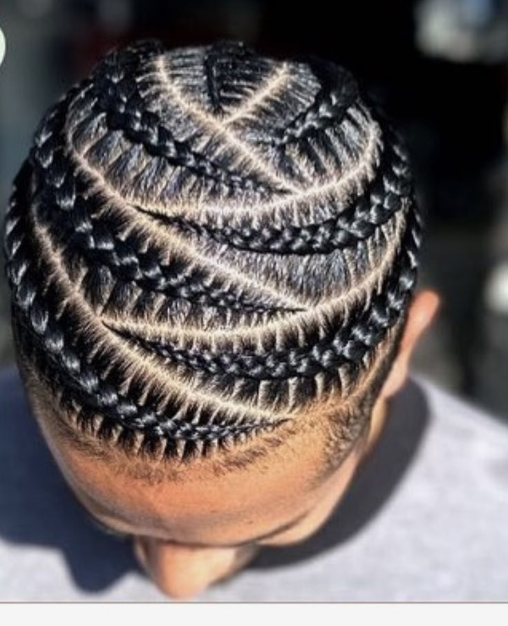 Coiffure tressée homme court