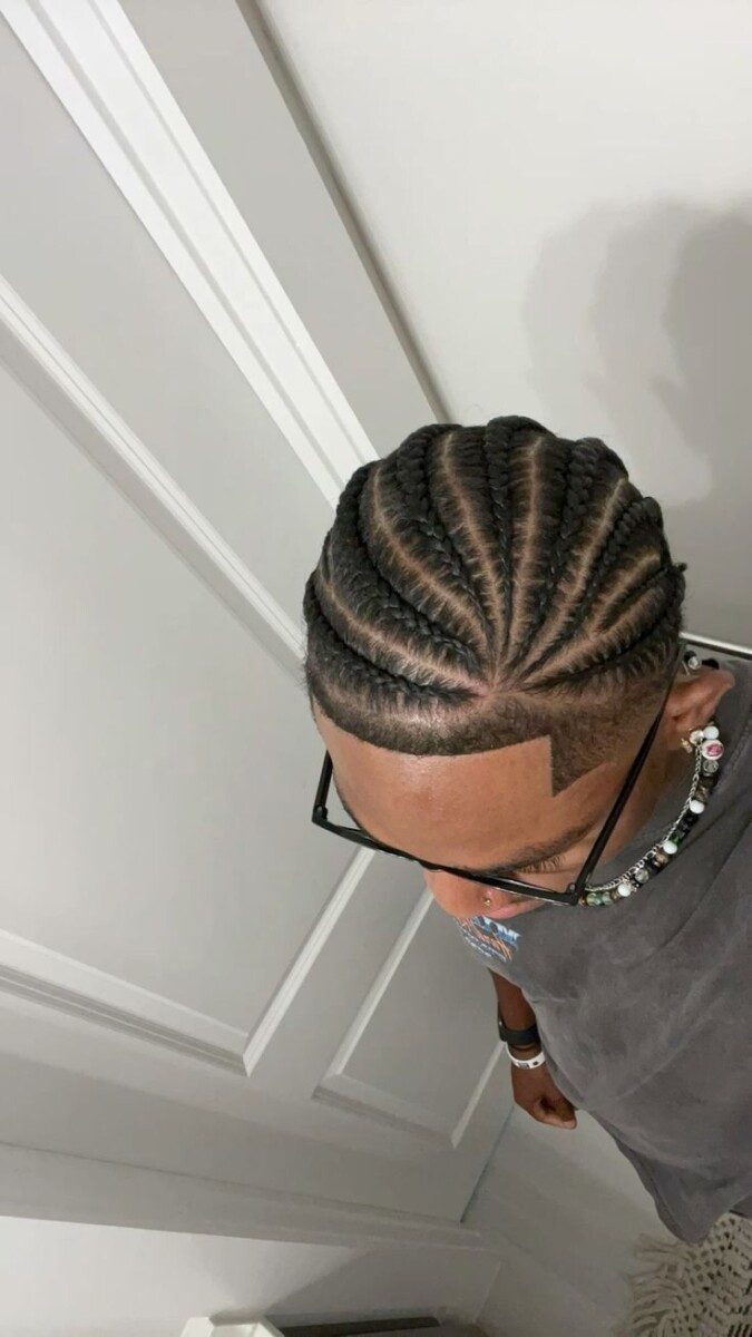 Coiffure tressée homme court