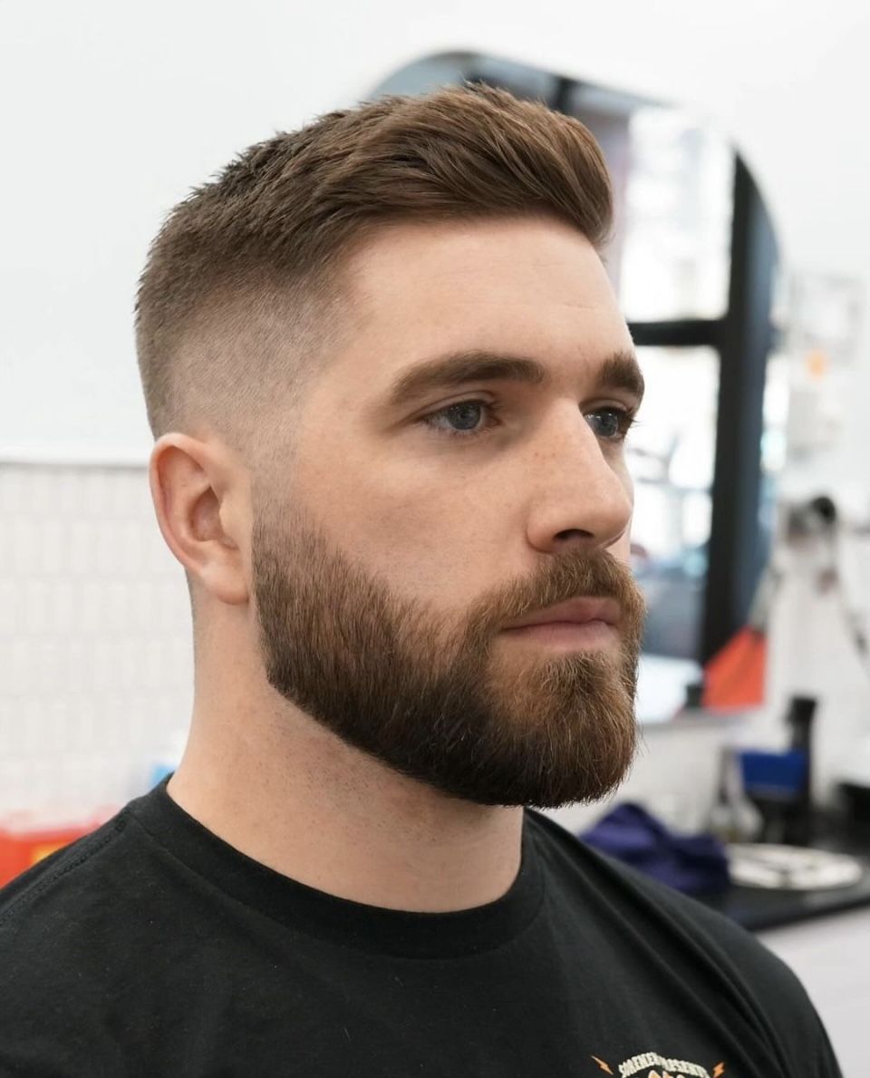 Look moderne barbe courte