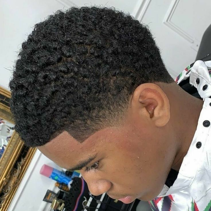 Coupe afro homme moderne