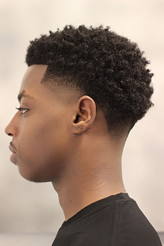 Coupe afro homme stylée