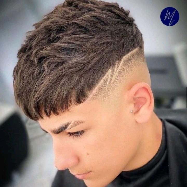 Trait stylé pour cheveux homme