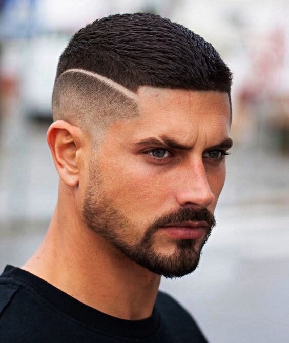 Caractère avec trait cheveux