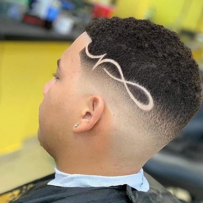 Caractère avec trait cheveux