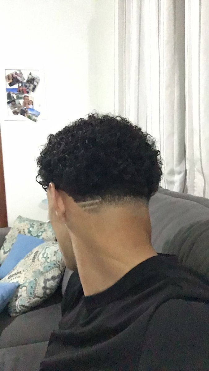 Caractère avec trait cheveux