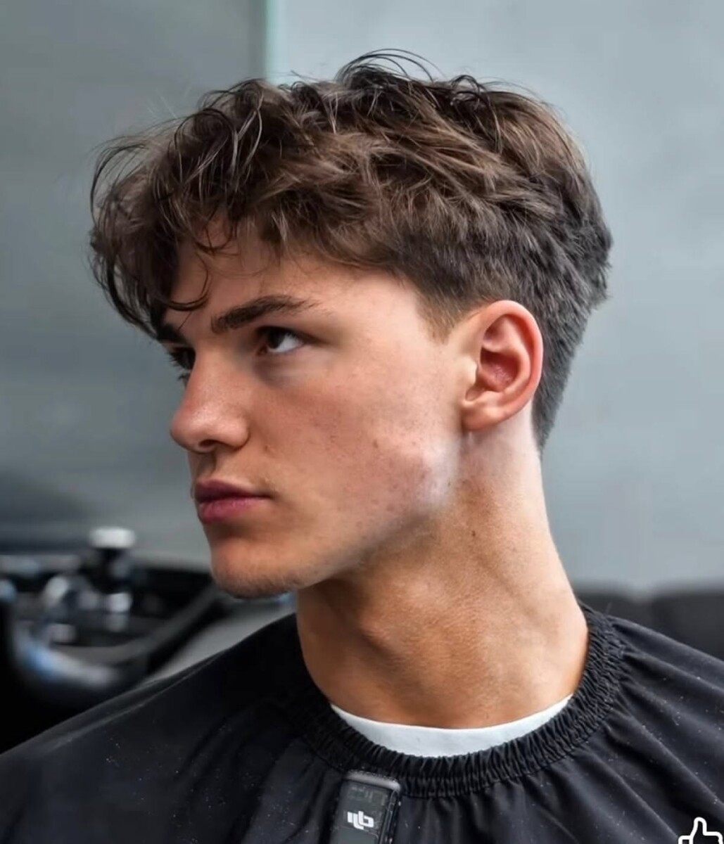 Coupe homme court mi long